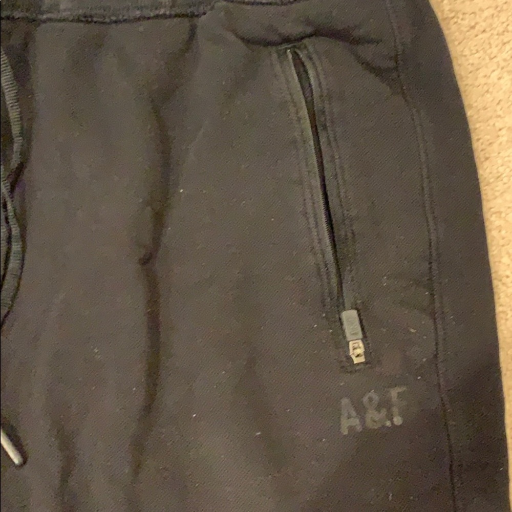 Black Abercrombie & Fitch shorts - Picture 4 of 6